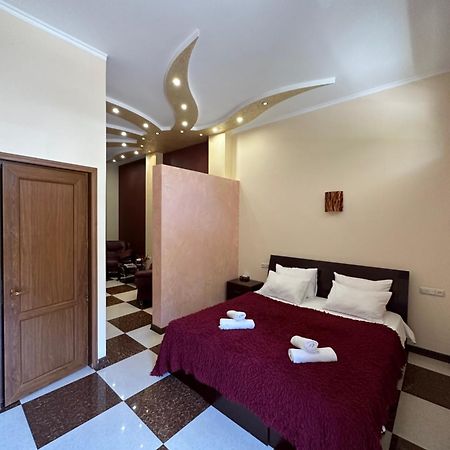 Royal Plus Hotel Jerevan Eksteriør billede