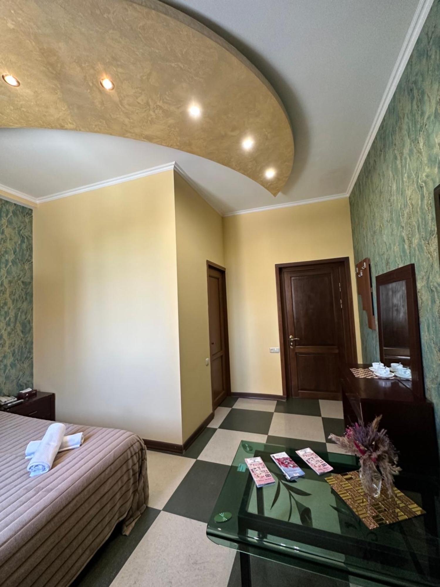 Royal Plus Hotel Jerevan Eksteriør billede