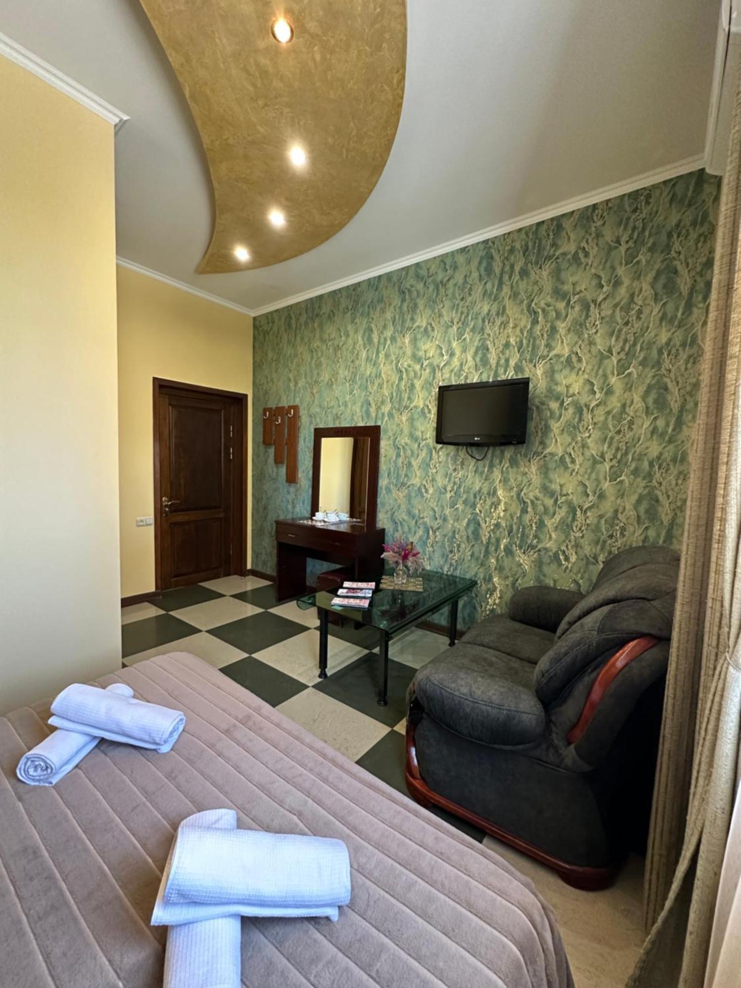 Royal Plus Hotel Jerevan Eksteriør billede